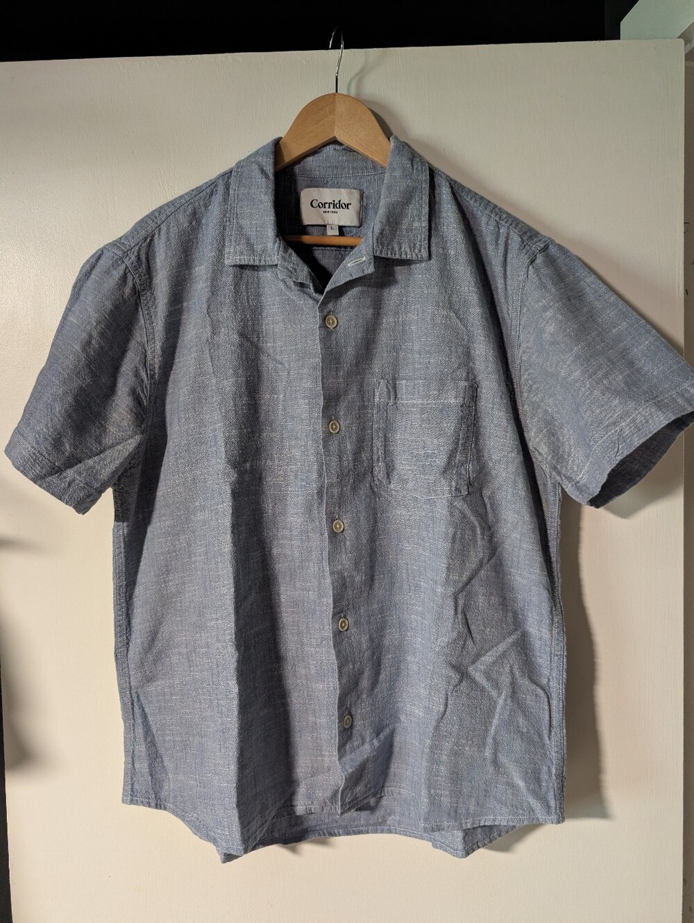 Corridor Slubby Chambray Button Up Mens Large